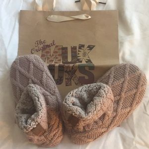 Muk Luk Cozy Booties